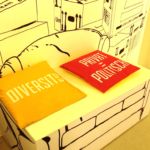 Das Private ist politisch. Platz für Diversity. Sitzbank Ausstellung Homosexualitäten